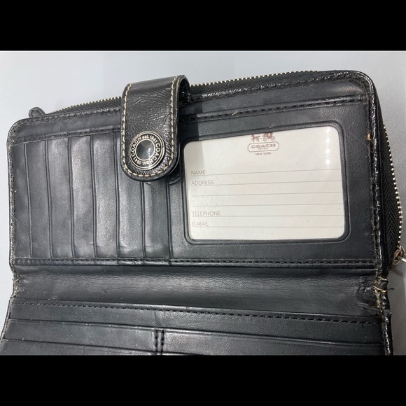 Coach Wallet Great Condition - Picture 4 of 9